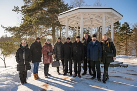 Финская делегация в парке Монрепо